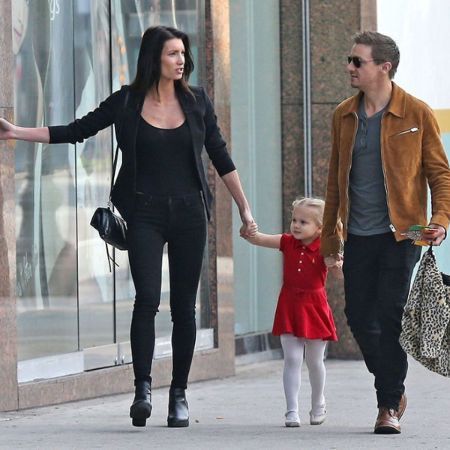 Sonni Pacheco along with Jeremy renner and Their daughter Eva on Shopping.